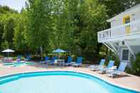 Swimming Pool Lithia Springs Resort