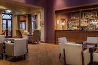 Quầy bar, cafe và phòng lounge DoubleTree by Hilton Glasgow Westerwood Spa & Golf Resort