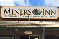 Exterior Miners Inn