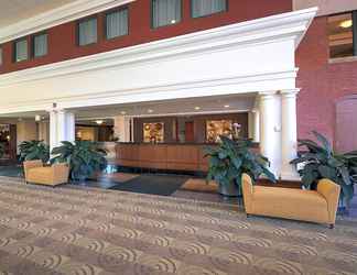 Lobi 2 Southbridge Hotel and Conference Center