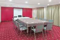 Dewan Majlis Super 8 by Wyndham Cambridge/Kitchener/Waterloo Area