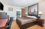 Bedroom 3 Super 8 by Wyndham Cambridge/Kitchener/Waterloo Area