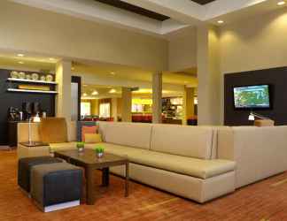 Lobi 2 Courtyard by Marriott Philadelphia Langhorne