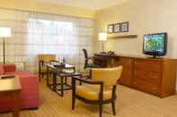 Common Space Courtyard by Marriott Philadelphia Langhorne