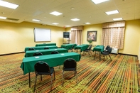 Functional Hall Hampton Inn Houston-Pearland