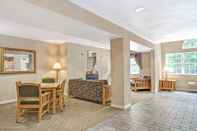 Common Space Days Inn by Wyndham Sturbridge