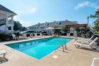 Swimming Pool Quality Inn LaGrange