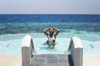 Swimming Pool Huvafen Fushi Maldives