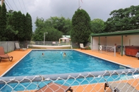 Swimming Pool Shorelands Guest Resort and Cottages