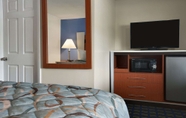 ห้องนอน 4 Days Inn by Wyndham West Yarmouth/Hyannis Cape Cod Area