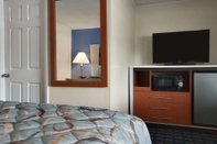 ห้องนอน Days Inn by Wyndham West Yarmouth/Hyannis Cape Cod Area