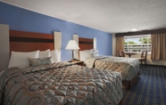 ห้องนอน 6 Days Inn by Wyndham West Yarmouth/Hyannis Cape Cod Area