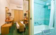 Bilik Mandi dalam Bilik 7 Athens Cypria Hotel