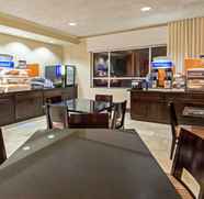 ร้านอาหาร 5 Holiday Inn Express Hotel & Suites North Seattle - Shoreline, an IHG Hotel