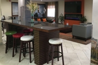 Bar, Kafe, dan Lounge Baymont by Wyndham Waterford/Burlington WI