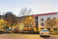 ภายนอกอาคาร Ramada by Wyndham London North M1