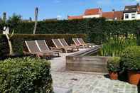 Swimming Pool Hotel Montanus