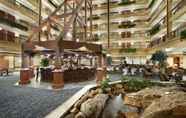 Restoran 6 Embassy Suites by Hilton Denver International Airport