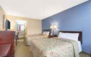 Bedroom 2 Days Inn by Wyndham Lexington