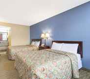 Bedroom 2 Days Inn by Wyndham Lexington