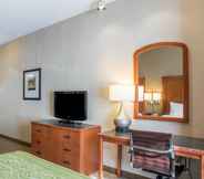 Bedroom 7 Comfort Inn & Suites West Chester - North Cincinnati