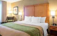 Bedroom 3 Comfort Inn & Suites West Chester - North Cincinnati