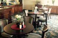 Bar, Cafe and Lounge Days Inn & Suites by Wyndham Poteau