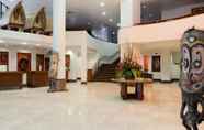Lobby 3 Crown Hotel