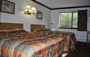Bedroom 4 Waconia Inn & Suites