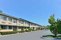 Bangunan Americas Best Value Inn New Paltz