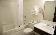 Bilik Mandi dalam Bilik 4 Americas Best Value Inn New Paltz