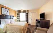 Bedroom 6 Travelodge by Wyndham South Burlington