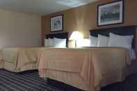 Bedroom Travelodge by Wyndham South Burlington