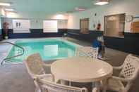 Swimming Pool Quality Inn