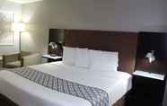 Phòng ngủ 2 Westbridge Inn & Suites Carrollton