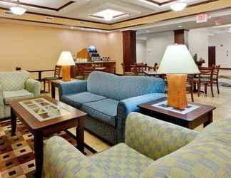 Lobi 2 Holiday Inn Express & Suites White Haven - Poconos, an IHG Hotel