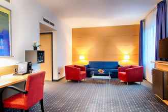 Lobby 4 Ramada by Wyndham Essen