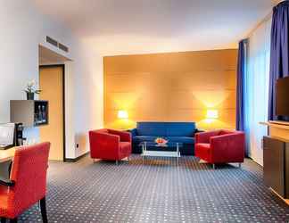 Lobi 2 Ramada by Wyndham Essen