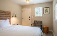 Bedroom 4 Cottages on River Road