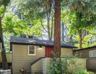 Exterior 2 Cottages on River Road