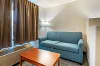 Common Space Quality Inn & Suites