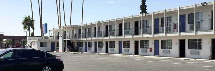 Exterior Motel 6 Delano, CA