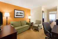 Common Space Country Inn & Suites by Radisson, Buford at Mall of Georgia, GA