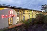 Exterior Ramada by Wyndham Oxford