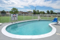 Swimming Pool Americas Best Value Inn Carson City