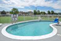 Swimming Pool Americas Best Value Inn Carson City
