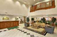 Lobi Comfort Inn & Suites Voorhees/Mt. Laurel