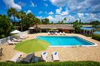 Swimming Pool Naples Garden Inn