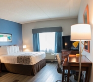 Kamar Tidur 7 SureStay Plus by Best Western Louisville Airport Expo