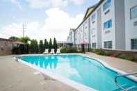 Swimming Pool SureStay Plus by Best Western Louisville Airport Expo